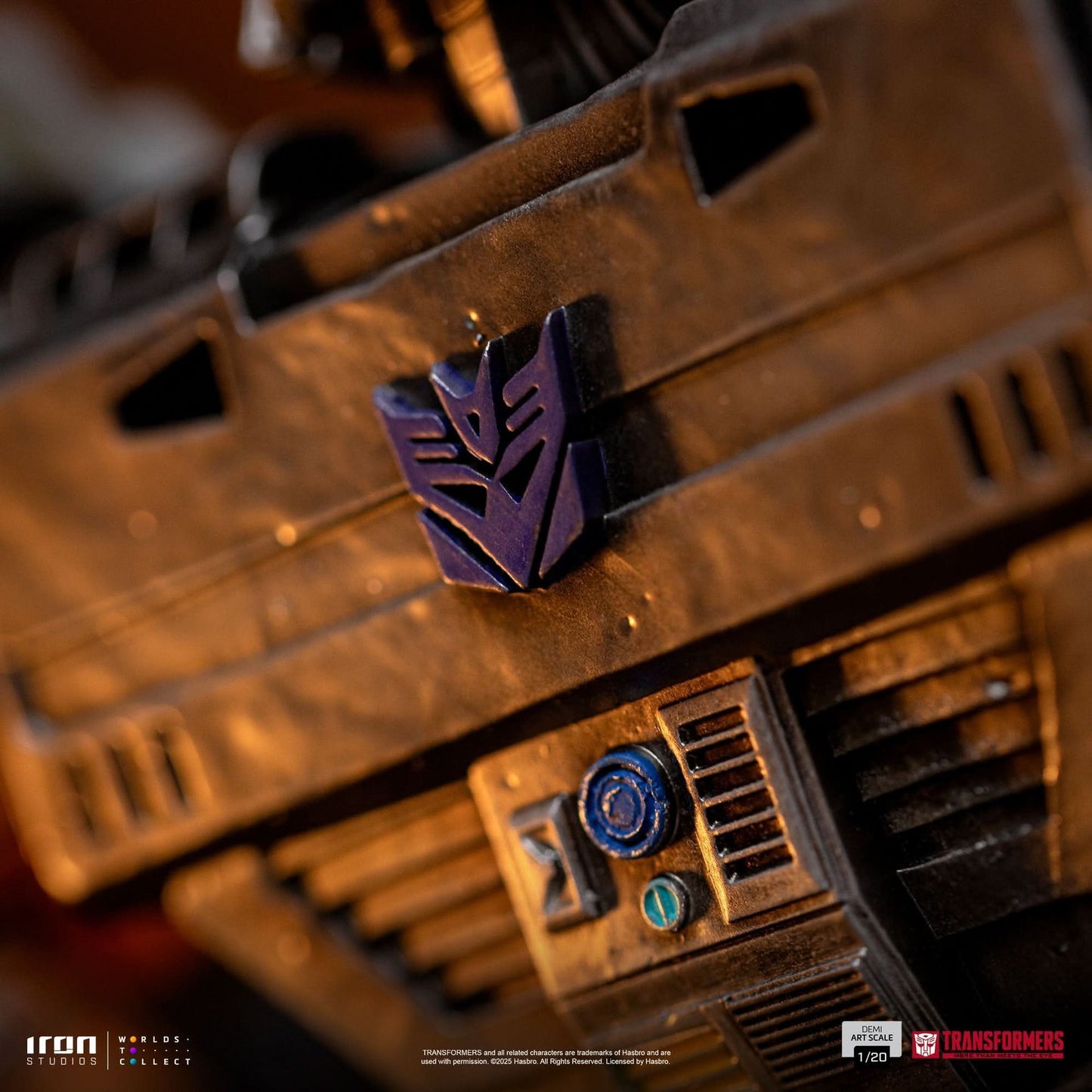 Megatron Statue - Transformers - 1/20 Scale