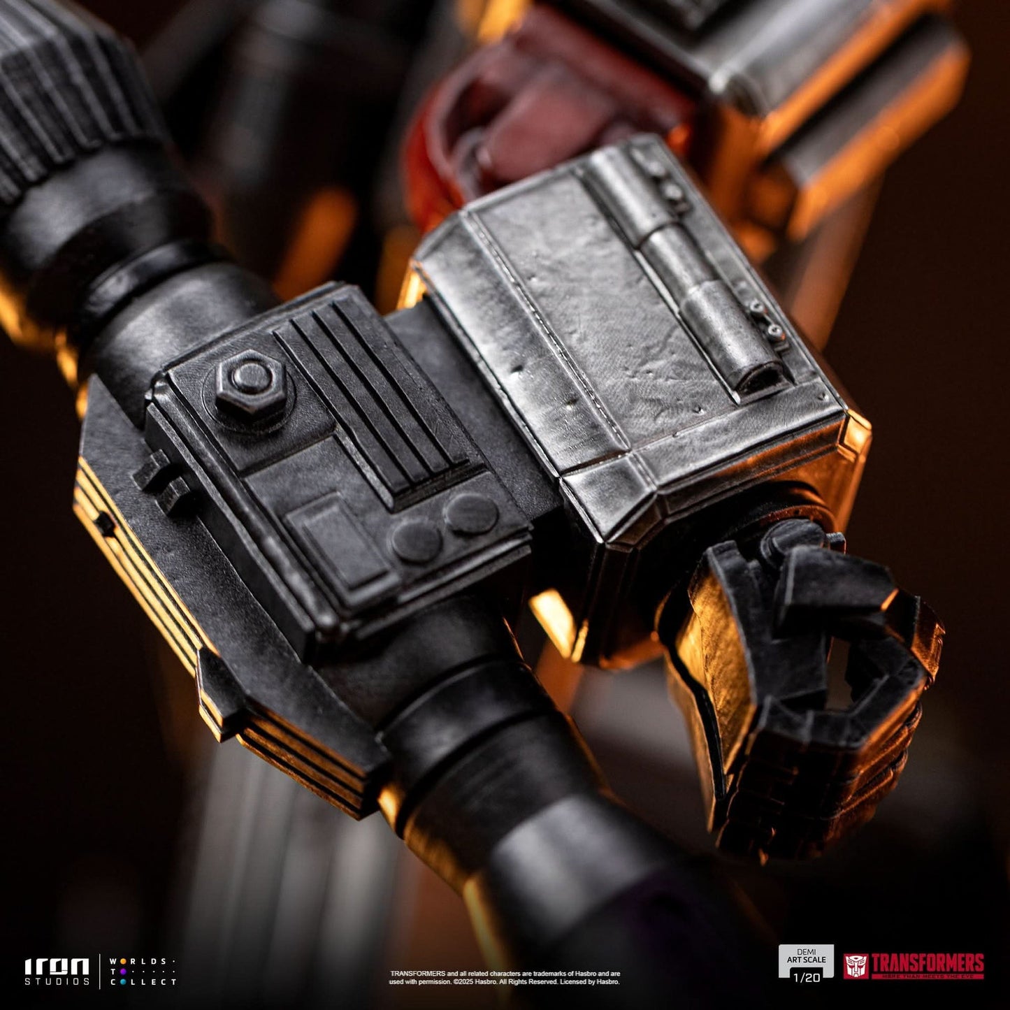 Megatron Statue - Transformers - 1/20 Scale