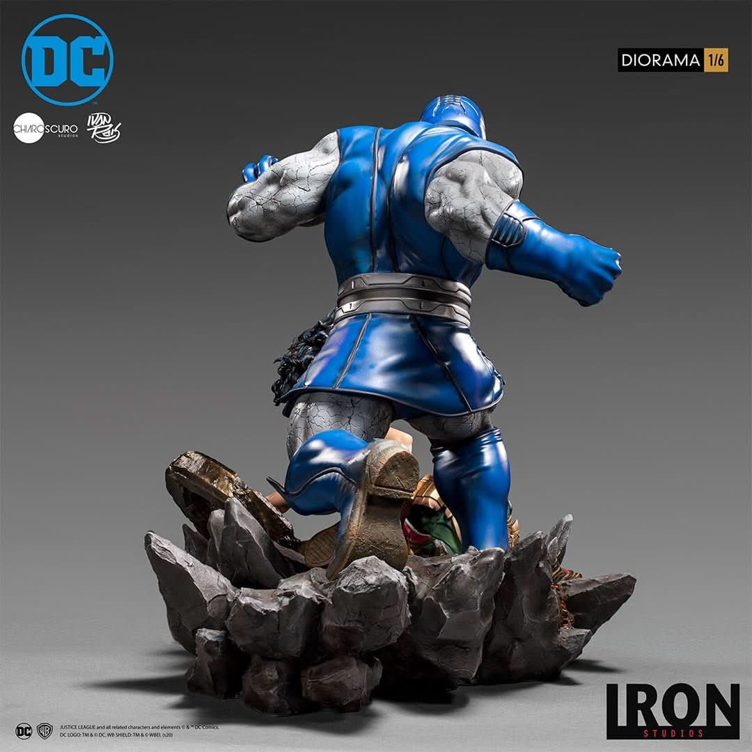 Statue Wonder Woman vs. Darkseid von Ivan Reis - DC Comics - Diorama 1/6