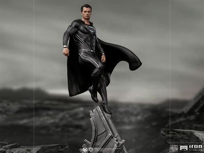 Superman Black Suit Statue - Justice League - Art Scale 1/10