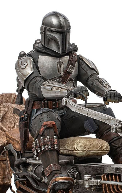 Statue The Mandalorian auf Speederbike - Star Wars: The Mandalorian - Art Scale 1/10