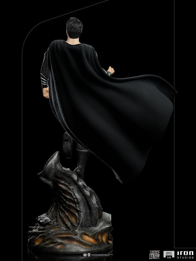 Superman Black Suit Statue - Zack Snyder's Justice League - Legacy Replica 1/4
