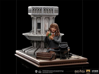 Hermione Granger Polyjuice Version Deluxe Statue - Harry Potter - Art Scale 1/10
