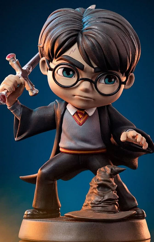 Harry Potter with Sword of Gryffindor Figurine - Harry Potter - Mini Co.