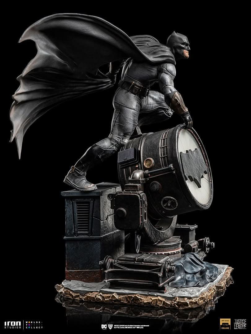 Batman on Batsignal Statue - Zack Snyder's Justice League - Art Scale 1/10