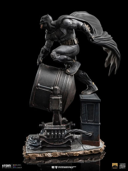 Batman on Batsignal Statue - Zack Snyder's Justice League - Art Scale 1/10