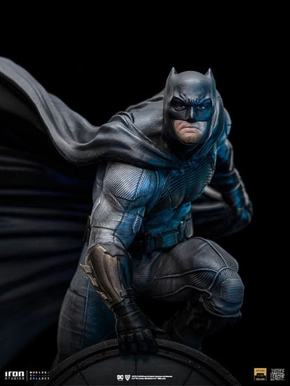Batman on Batsignal Statue - Zack Snyder's Justice League - Art Scale 1/10