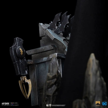 Batman Unleashed Statue - DC Comics - Art Scale 1/10