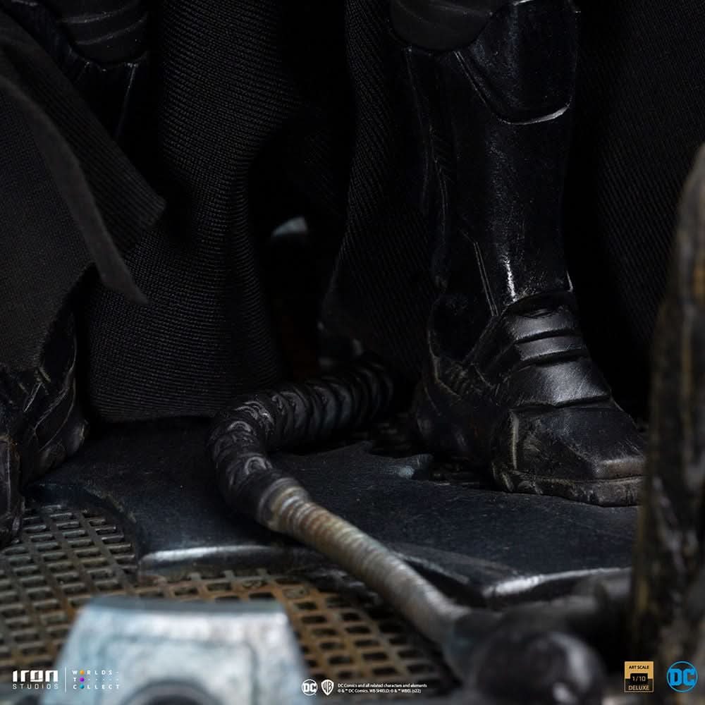 Batman Unleashed Statue - DC Comics - Art Scale 1/10