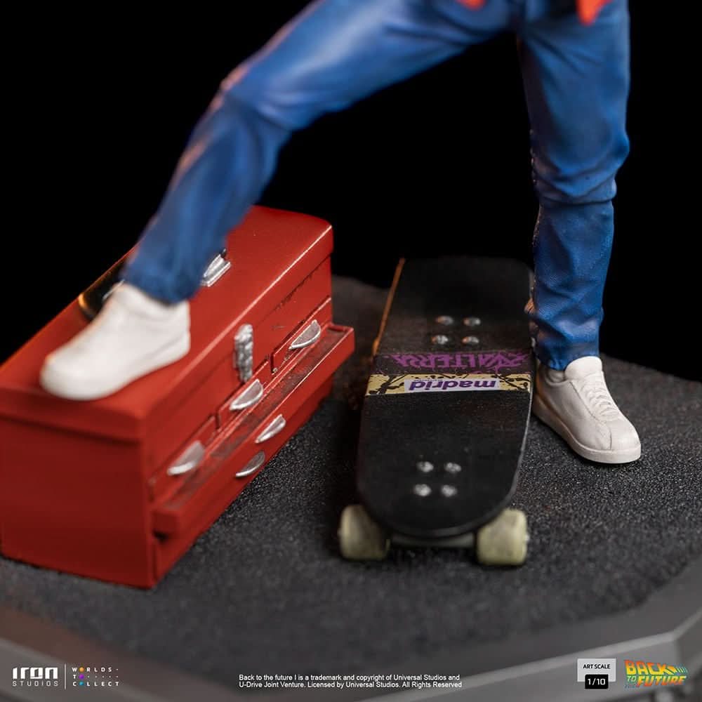 Marty McFly Statue - Back to the Future - Art Scale 1/10