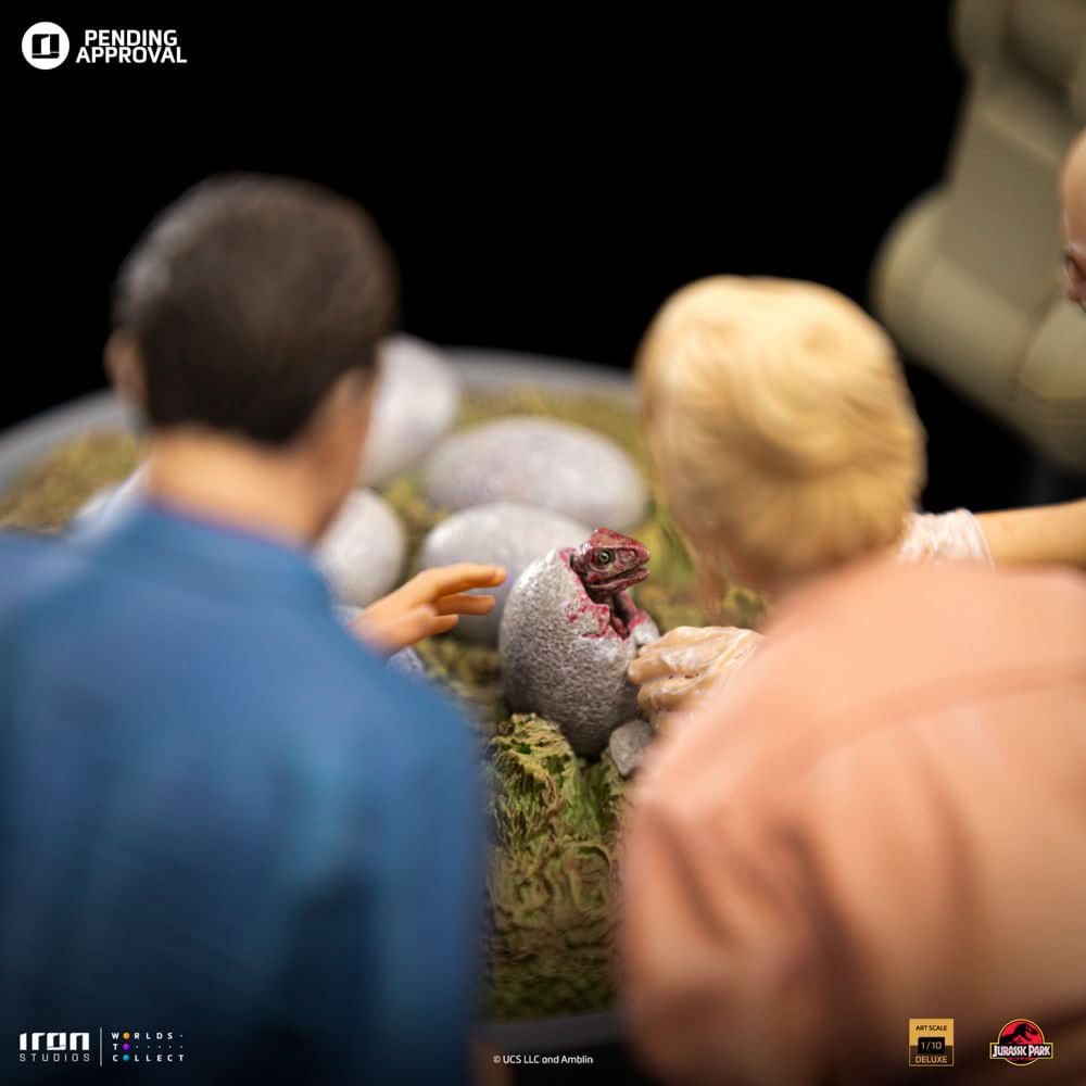 Dino Hatching Deluxe Statue - Jurassic Park - Art Scale 1/10