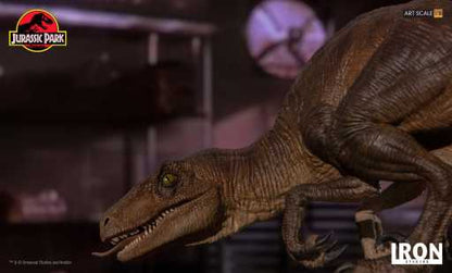 Statue Kauernder Velociraptor - Jurassic Park - Art Scale 1/10