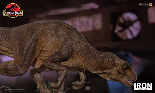 Statue Kauernder Velociraptor - Jurassic Park - Art Scale 1/10