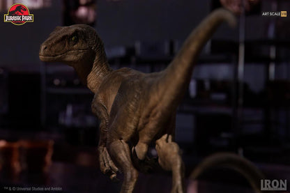 Statue Velociraptoren im Küchendiorama - Jurassic Park - Art Scale 1/10