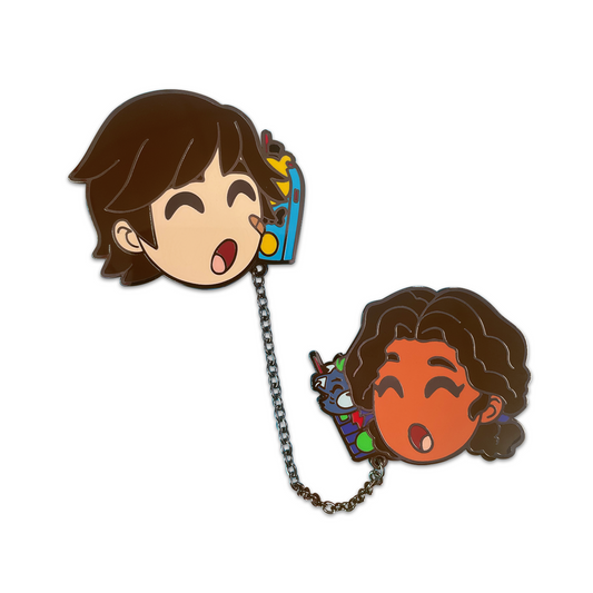Gregory und Cassie Connected Pin