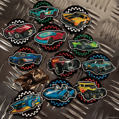 Display de 12 blind boxes Hot Wheels - pin’s mystère - mise en situation 1