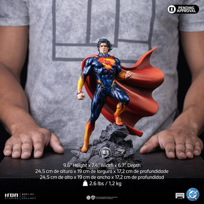 Superman Absolute Statue - DC Comics - Art Scale 1/10