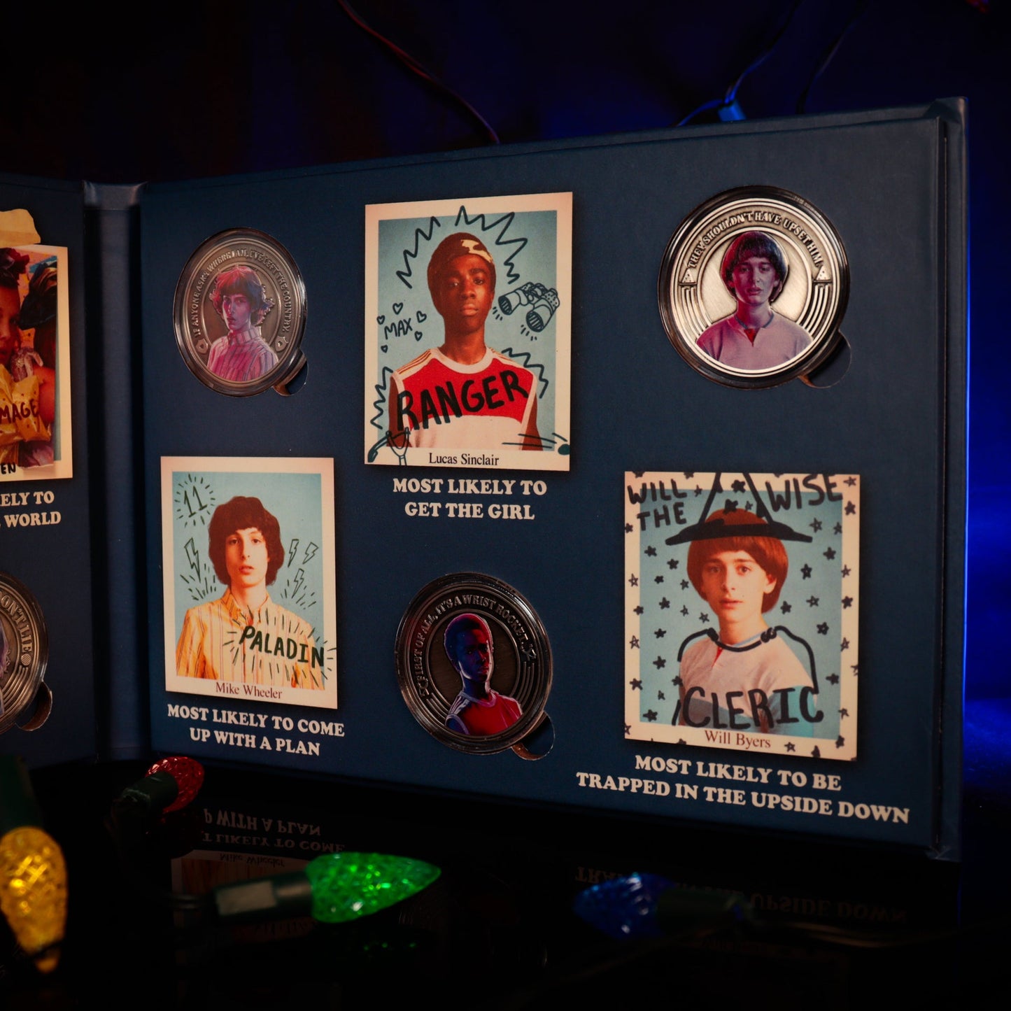 Objet collector Stranger Things - Yearbook Coin AlbumOObjet collector Stranger Things - Yearbook Coin AlbumbObjet collector Stranger Things - Yearbook Coin AlbumjObjet collector Stranger Things - Yearbook Coin AlbumeObjet collector Stranger Things - Yearbook Coin AlbumtObjet collector Stranger Things - Yearbook Coin Album Objet collector Stranger Things - Yearbook Coin AlbumcObjet collector Stranger Things - Yearbook Coin AlbumoObjet collector Stranger Things - Yearbook Coin AlbumlObjet collector Stranger T