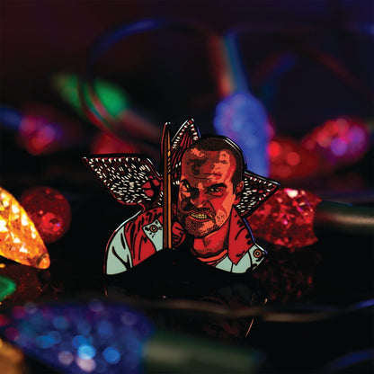 Display de 12 blind boxes Stranger Things - pin’s mystère - mise en situation 10
