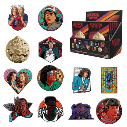 Display de 12 blind boxes Stranger Things - pin’s mystère - packaging principal