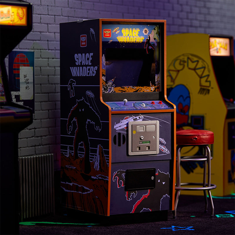 Space Invaders Quarter Size Arcade Cabinet + Münze.