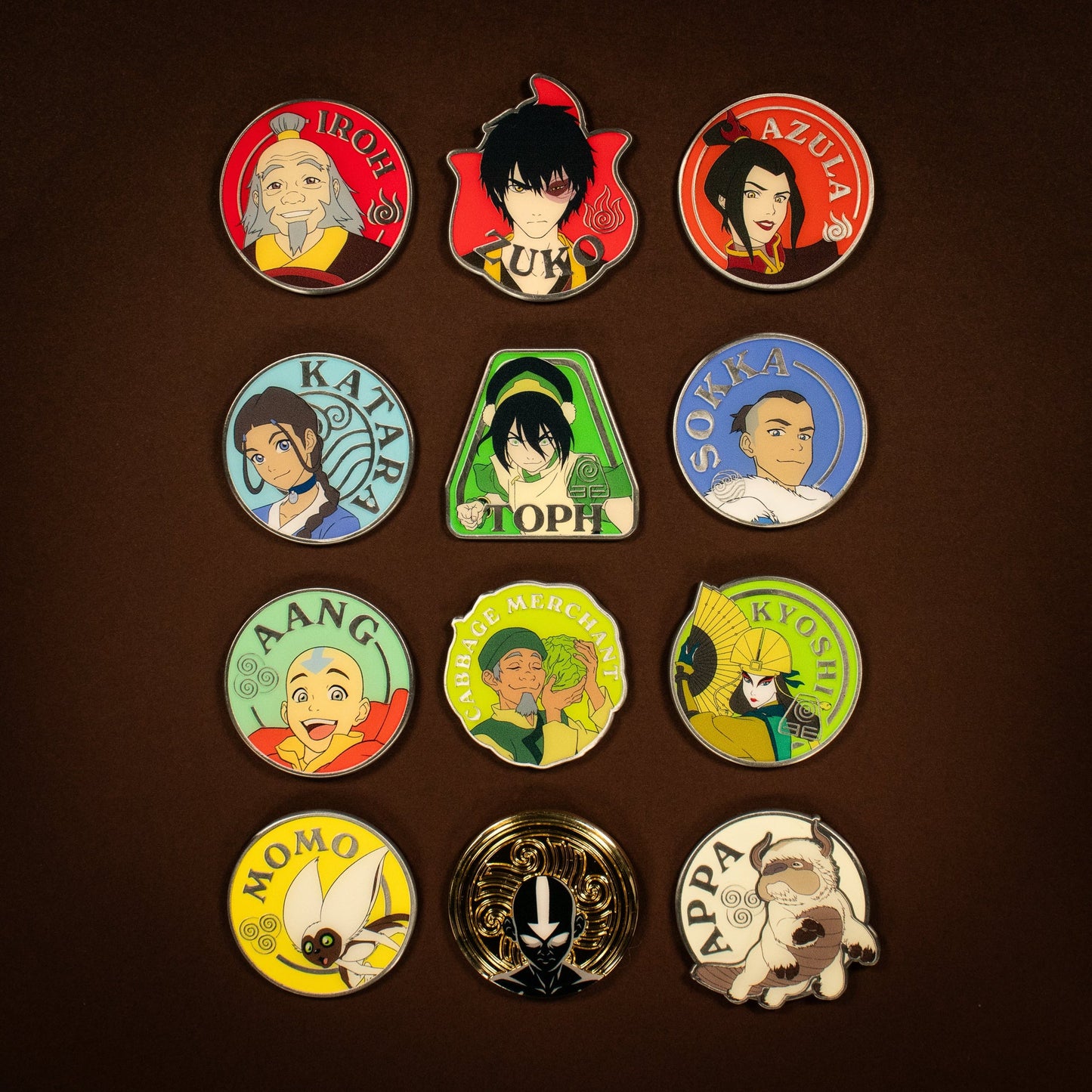 Display de 12 blind boxes Avatar : Le Dernier Maître de l’Air - pin’s mystère - mise en situation 1
