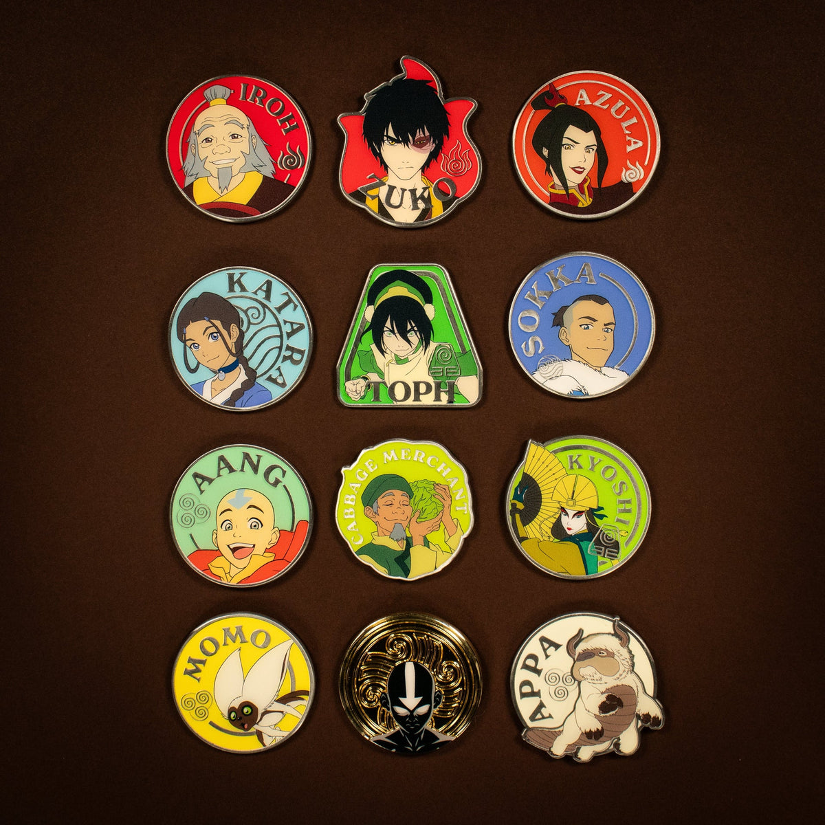 Display de 12 blind boxes Avatar : Le Dernier Maître de l’Air - pin’s mystère - mise en situation 1