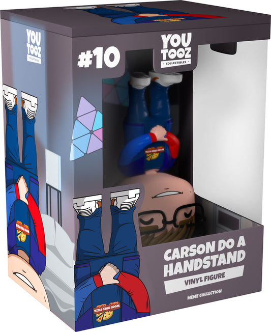 Carson macht einen Handstand