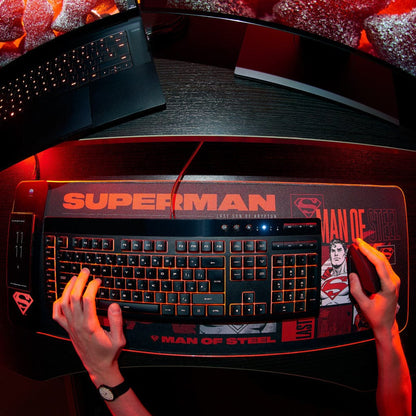 Superman – Übergroße Gaming-Matte und mobiles Ladegerät
