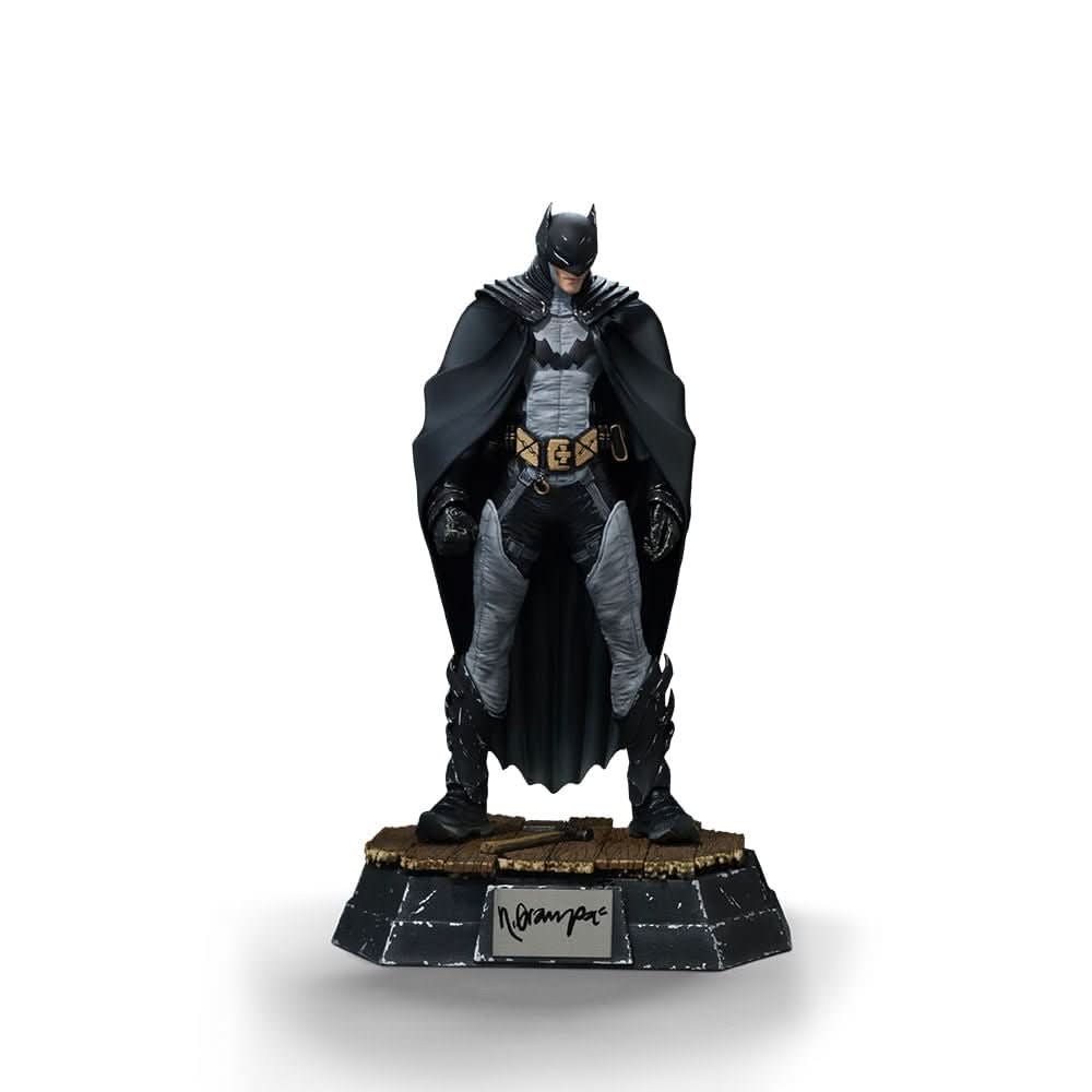 Batman by Rafael Grampá Statue (Signed Version) - DC Comics Series #9 - Art Scale 1/10
