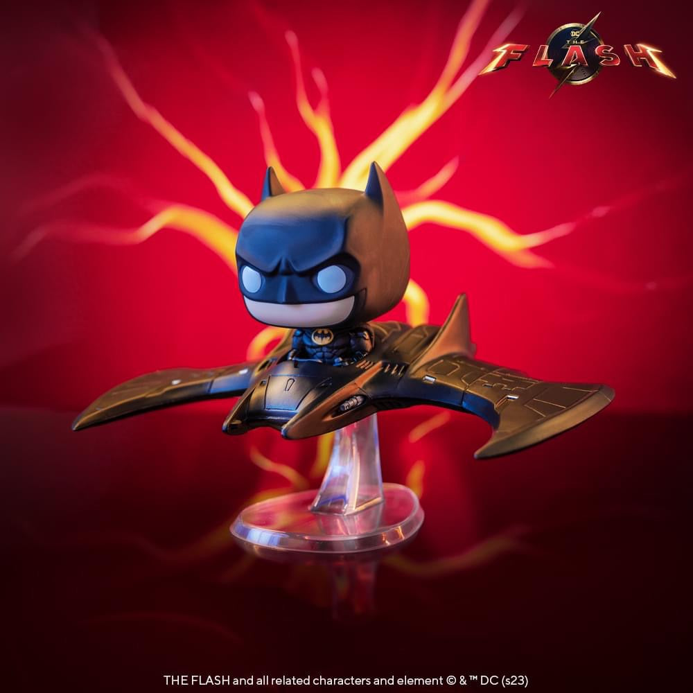Batman in Batwing - der Blitz